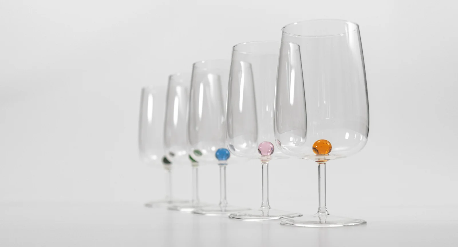 Bilia bicchieri e bottiglie in vetro colorato borosilicato fatti a mano